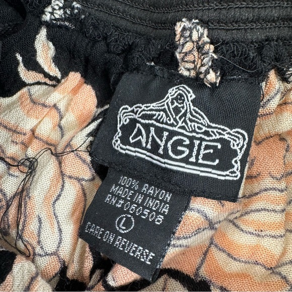 Angie Black Floral Shorts - Picture 4 of 8